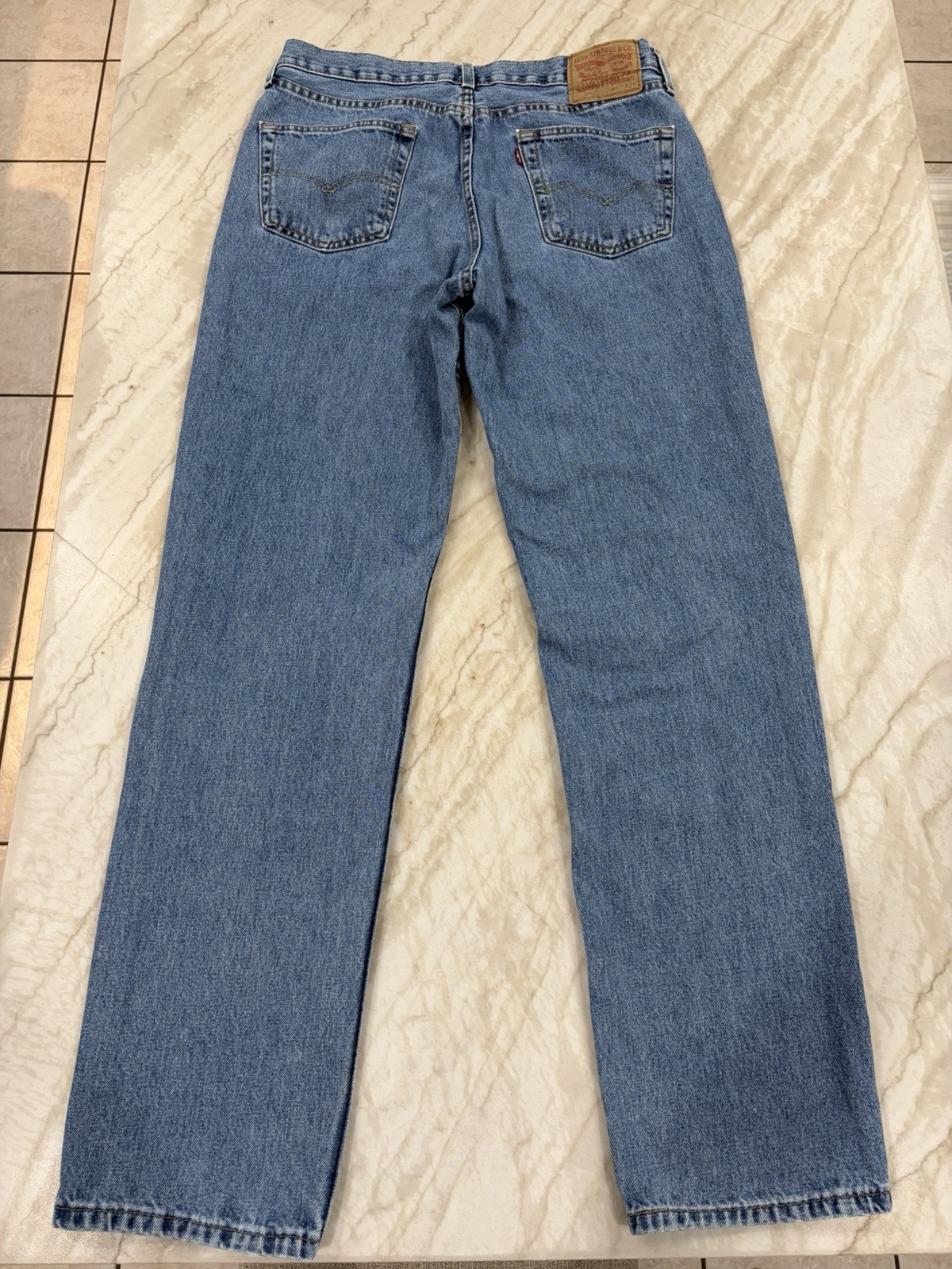 Levis 550 Relaxed Fit Medium Wash Blue Denim Jeans Mens 34×36 Great Condition!