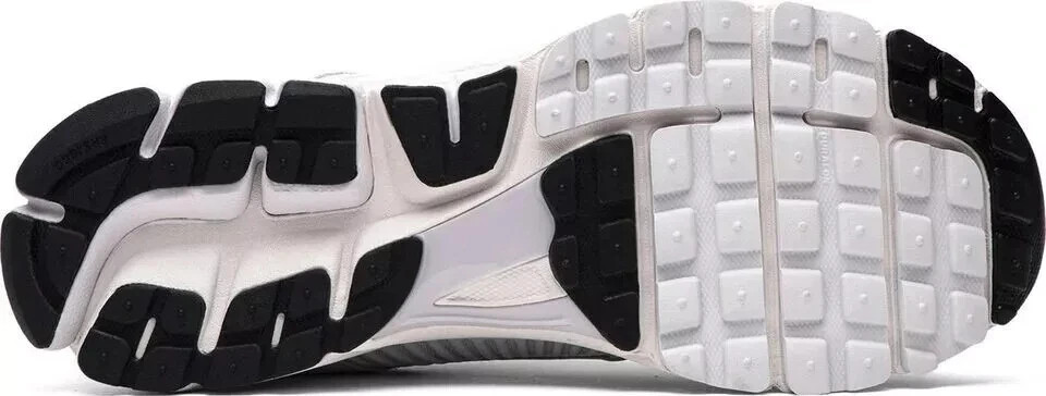 NEW Nike Zoom Vomero 5 Men’s Size 10.5 Vast Grey/Vast Grey-Black-Sail BV1358-001