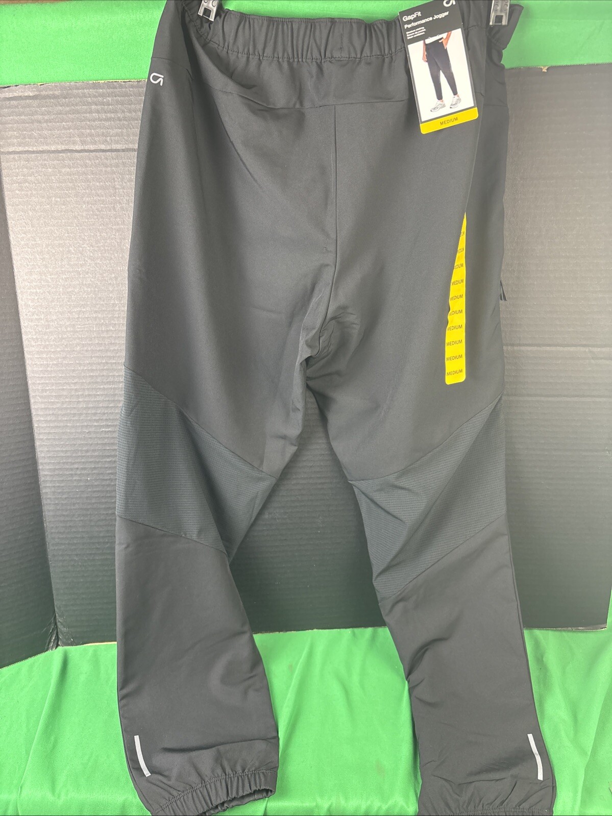 GapFit Men’s Performance Jogger Size M Black