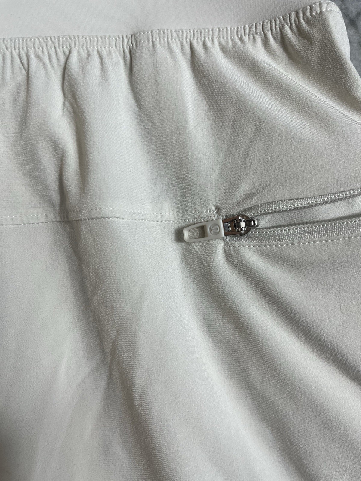 Lululemon The Linerless Training Shorts White LM7AJBS Men XL 9″ Gym Run Active