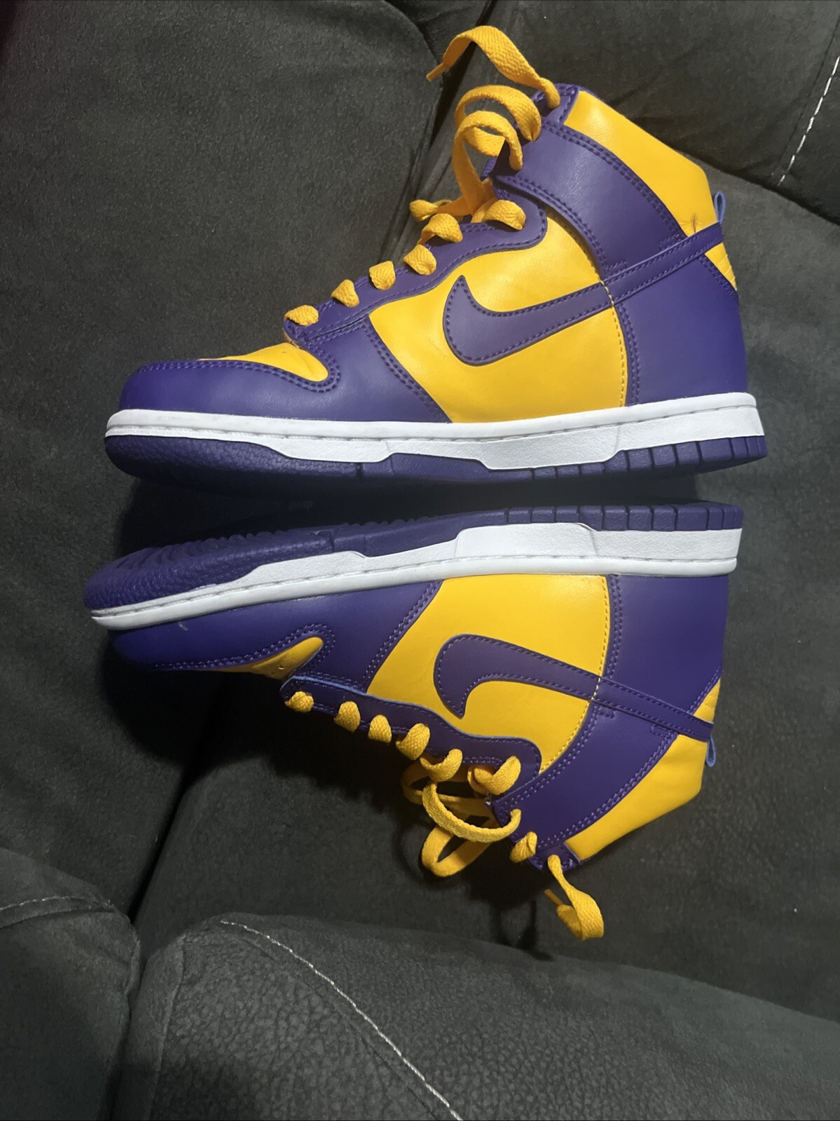 Lakers High Dunk size 4 no box