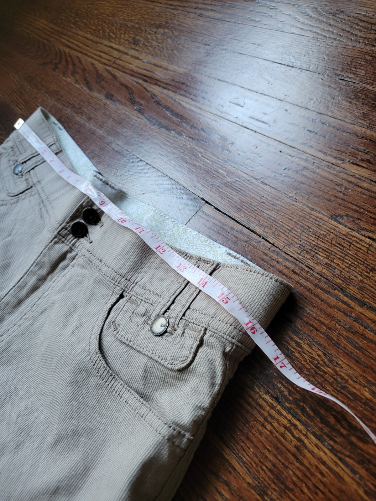 Lee Womens Walk Shorts Beige Stripe Stretch High Rise Comfort Waistband Size 8 M
