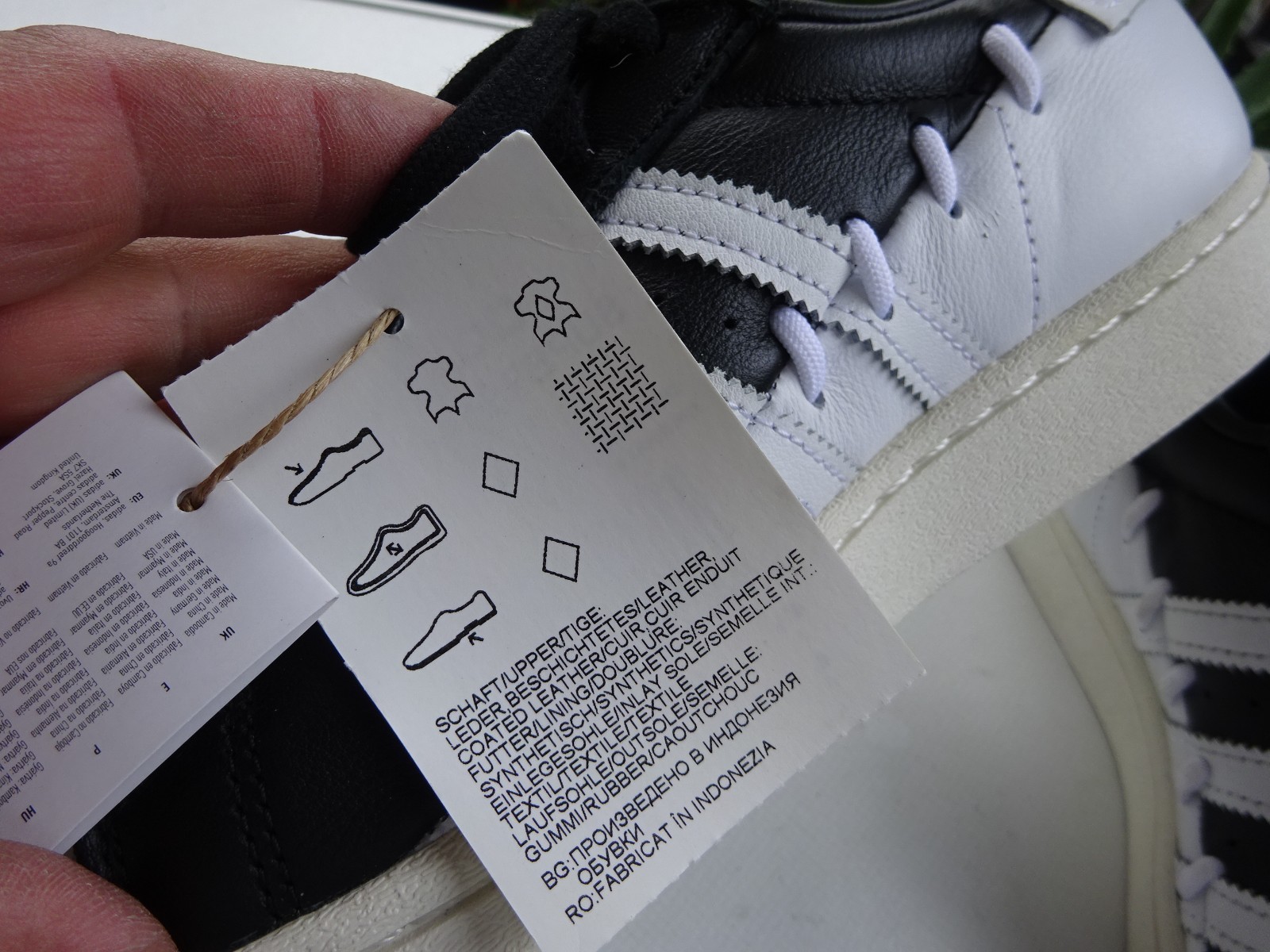 Adidas GX3419 stitched black white superstar trainers leather size 37 1/3 (UK4.5) new