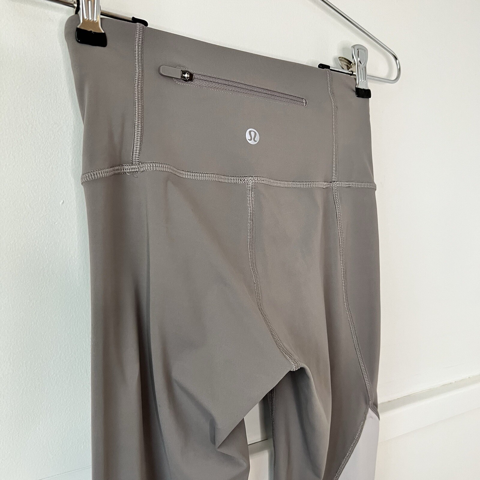 Lululemon Speed Wunder Tight Asym Half Moon/Light Chrome Size 2
