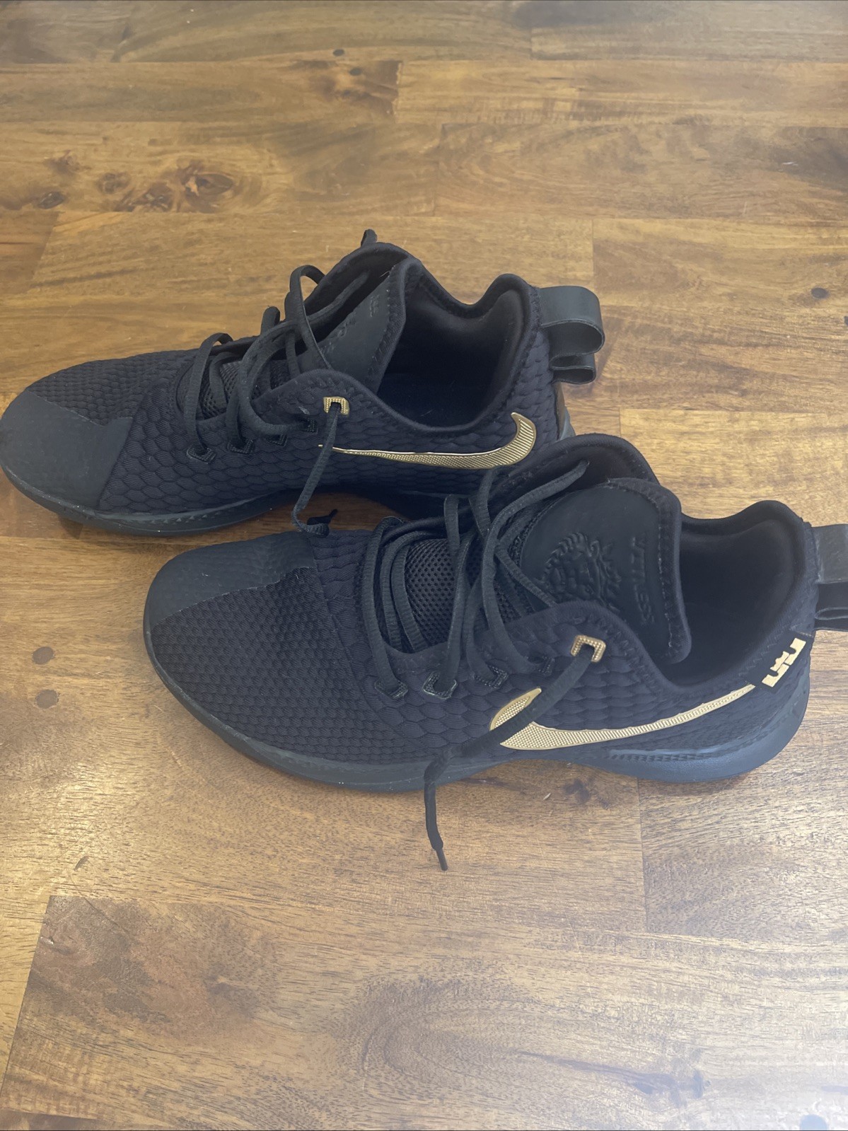 Nike LeBron Witness III “Black Gold” Men’s 10.5, No Box