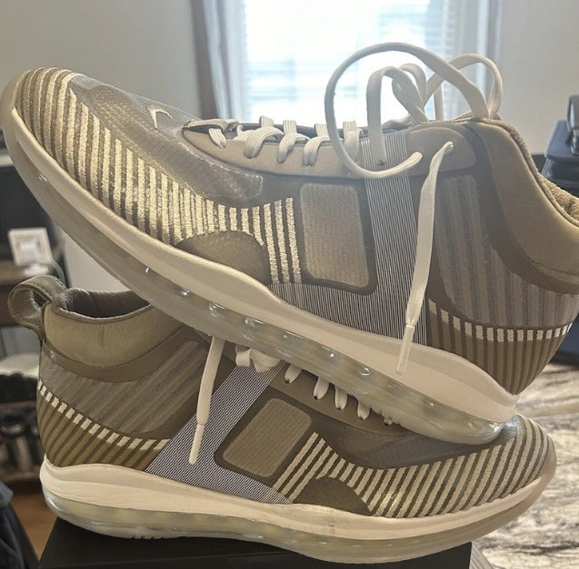 LeBron James X 10 Nike JE ICON QS John Elliot Beige Mens Size 10.5 Original Box