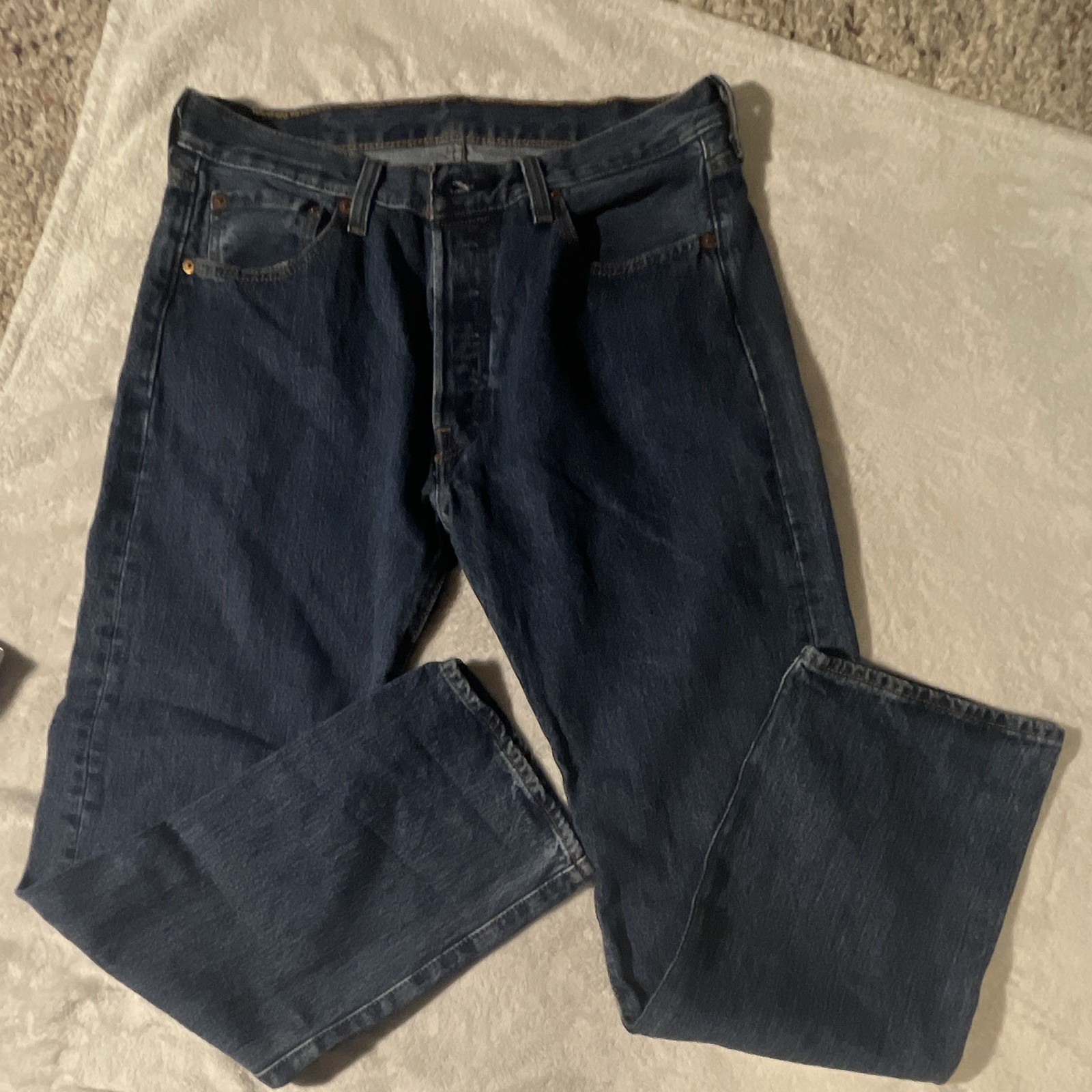 Levi’s 501 Jeans Button Fly Straight Fit Regular Medium Wash