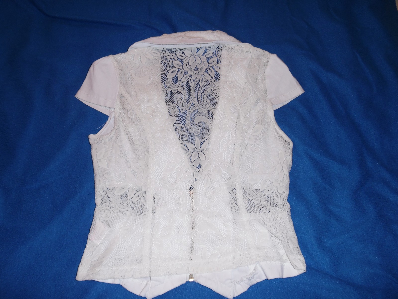 CUTE JUNIOR SMALL ENTRY WHITE LACE ZIP UP VEST TOP CLUB WEAR LAYERING ANY SEASON