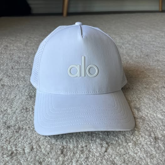 ALO – Performance District Trucker Hat – WHITE