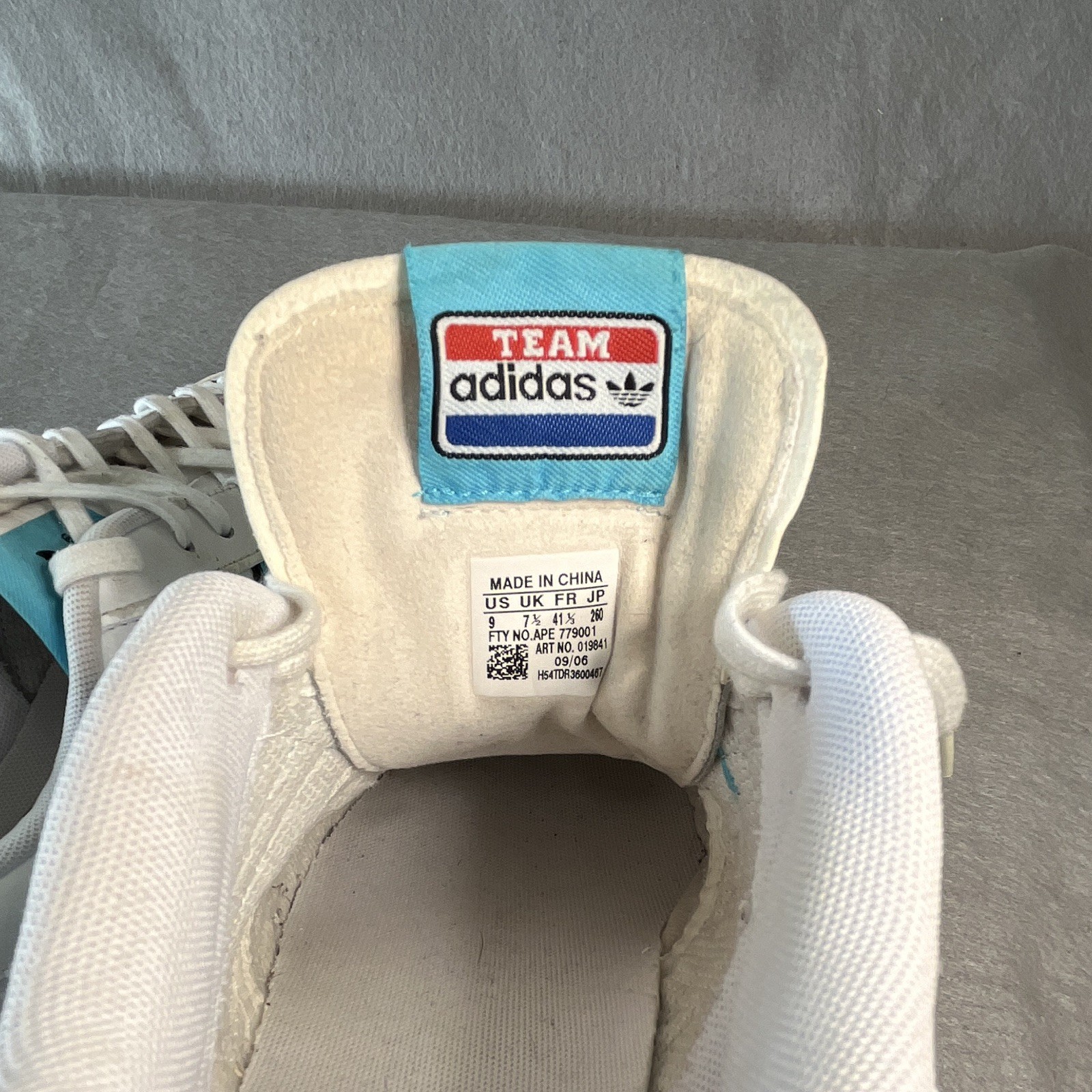 2006 adidas Goodyear Adiracer Lo Men’s Athletic Sneakers White Blue Black