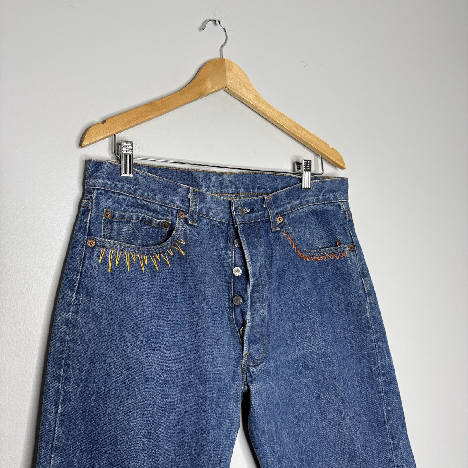 Vintage 1985 Levi’s 501 XX Button-Fly Blue Jeans Measures 33×25.5