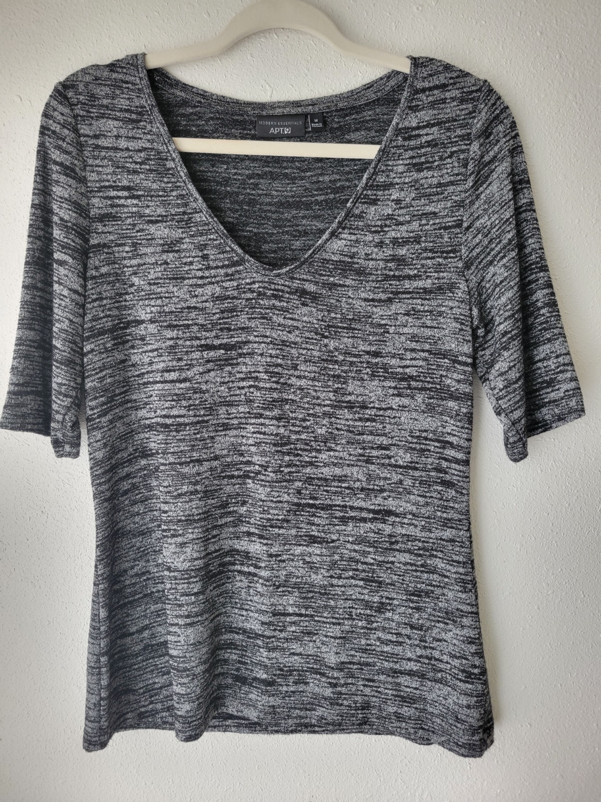 APT. 9 Modern Essentials Women’s Medium Gray Space Dye V-Neck 3/4 Sleeve Stretch