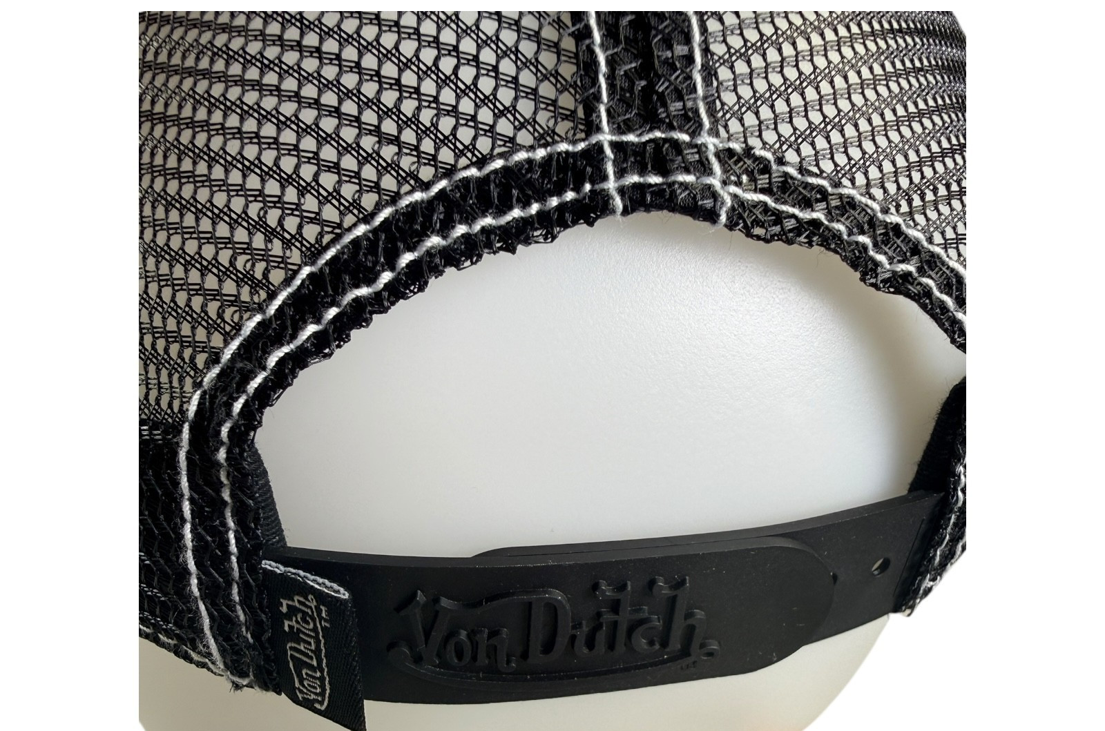 Von Dutch Hat SnapBack BIKER Trucker Mesh, PIPING TRIM, Patch Black NEW W/ TAGS!