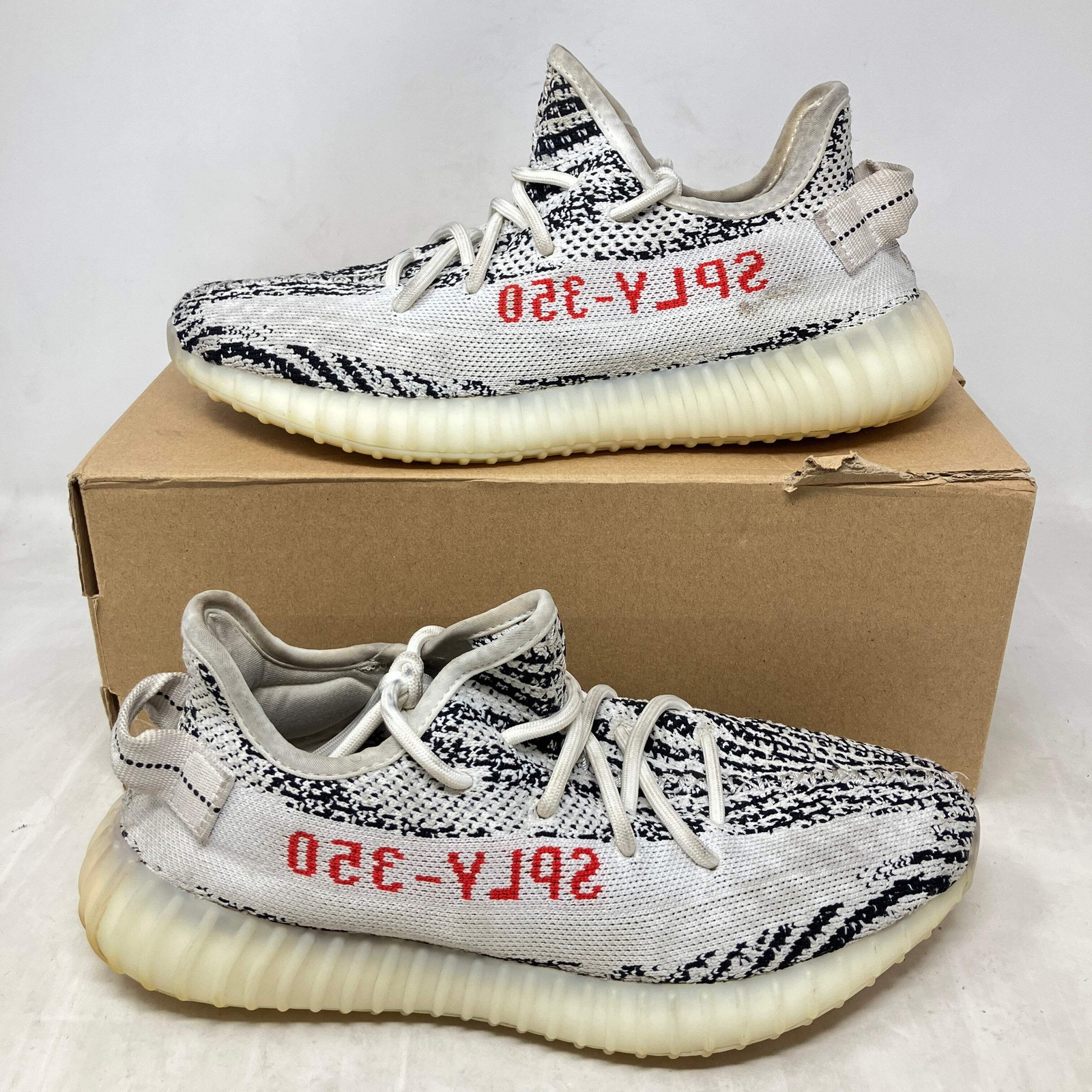 Size 8 Men adidas Yeezy Boost 350 V2 Zebra Pre Owned CP9654
