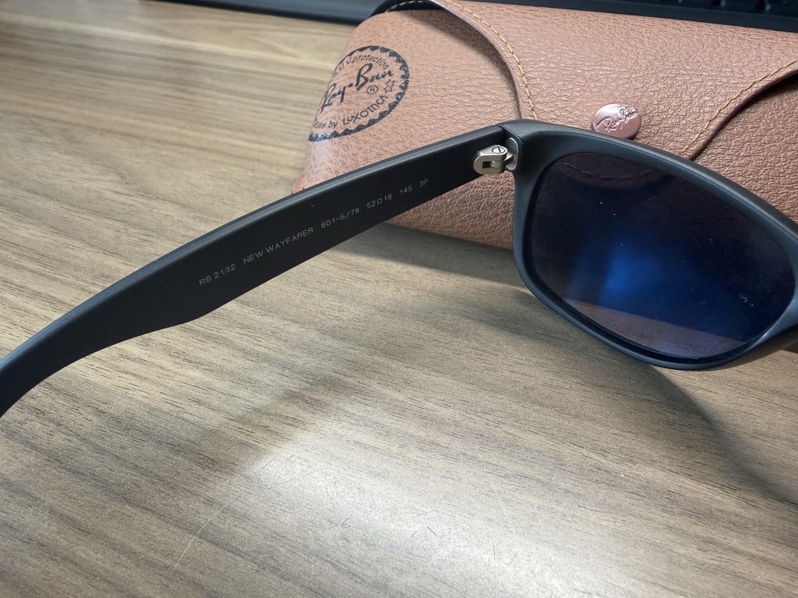 Ray Ban RB2132 New Wayfarer
