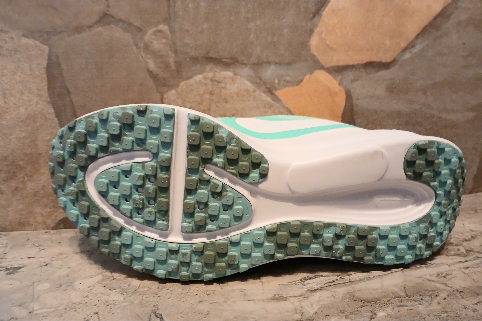 Nike Revolution 8 Women’s SIZE 6 NEW Shoes Turquoise White Sneakers HJ8485-300