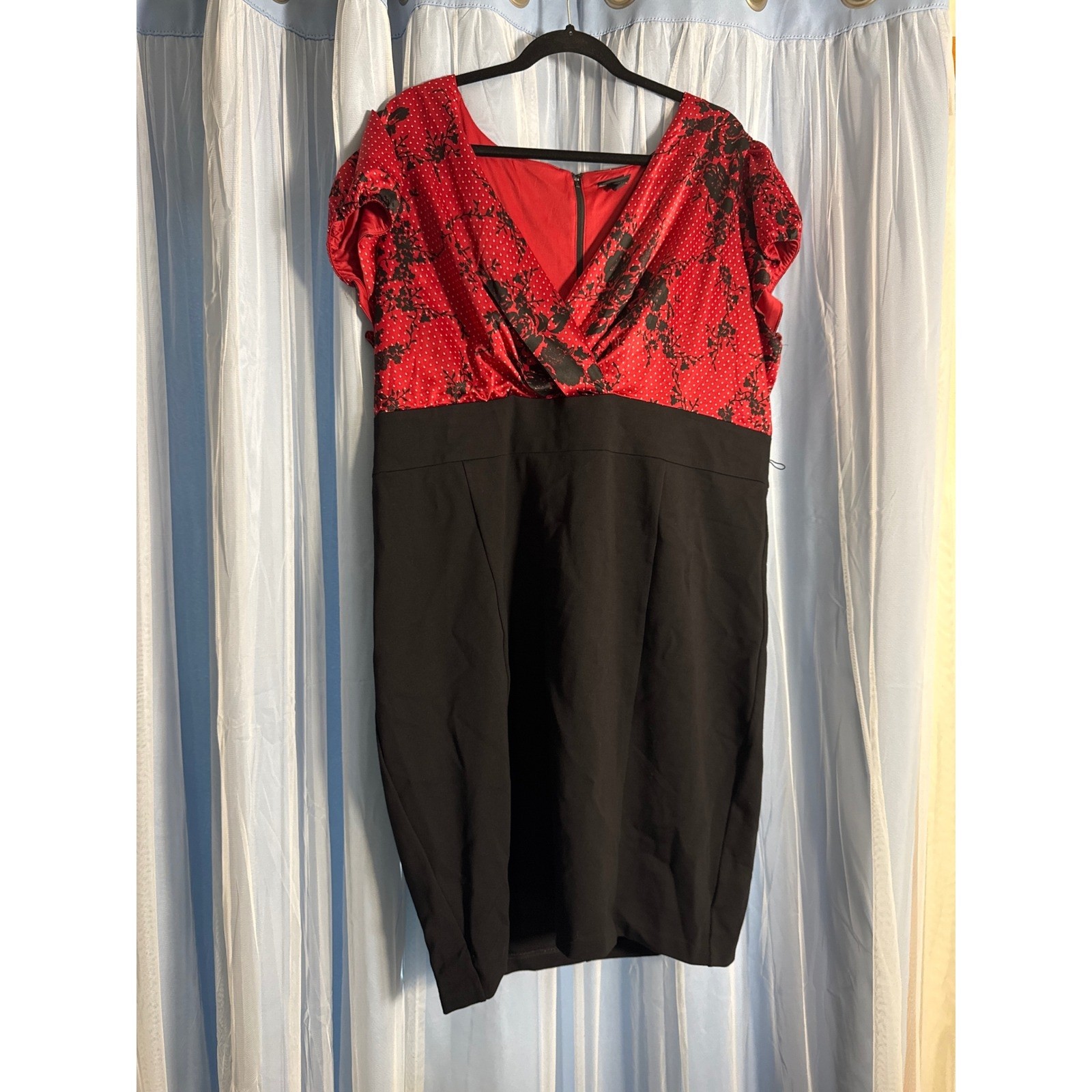 Torrid Sheath Dress Womens 22 Red Black Floral Polka Dot Mixed Media
