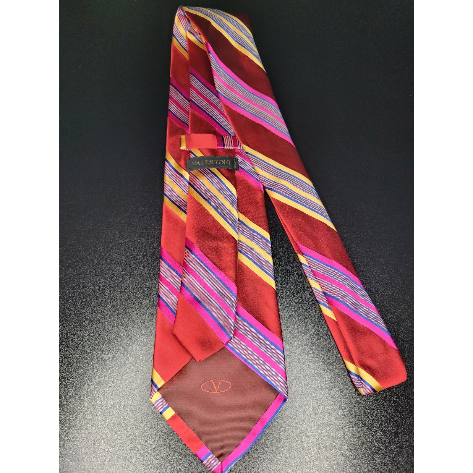 Valentino Men’s Necktie Red Striped Silk 3.75″ x 58″ Excellent