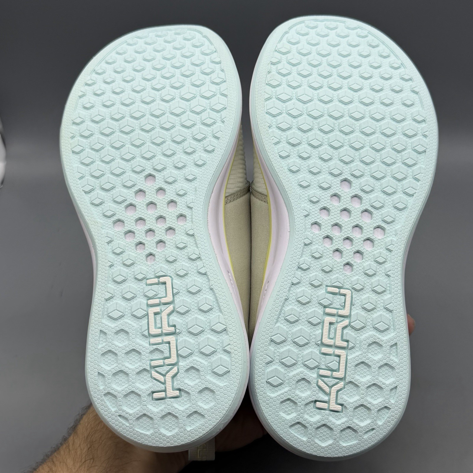 KURU Atom Women’s 6 D Wide Casual Walking Training Shoes White Ice Blue NWB!