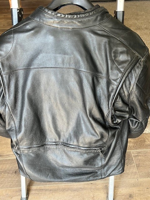 “03Harley Davidson FXRG Triple Vent System Leather Jacket w/Zip Out Liner Size S
