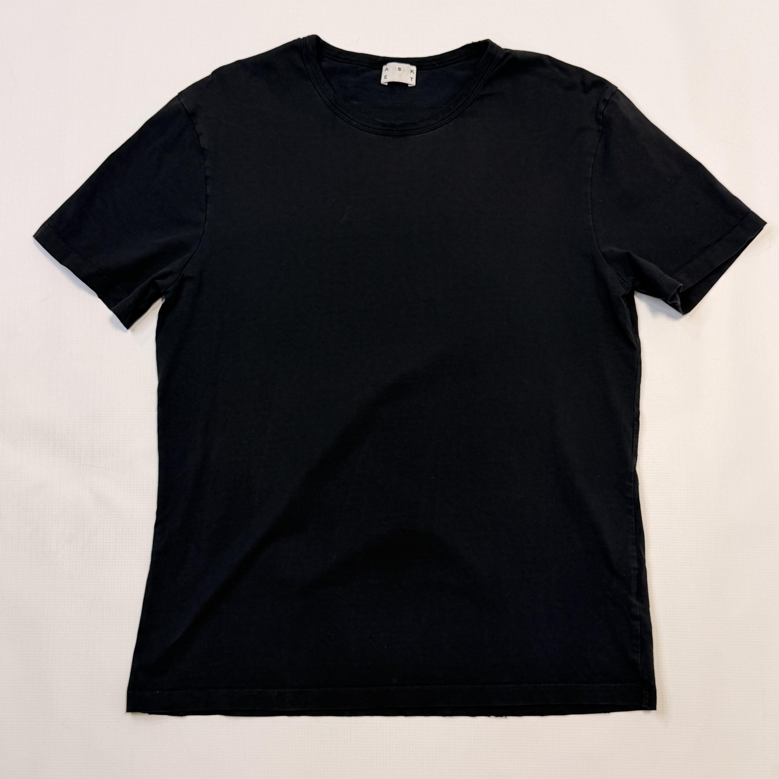 ASKET The T Shirt Mens Medium Black Organic Cotton Short Sleeve Crewneck Tee