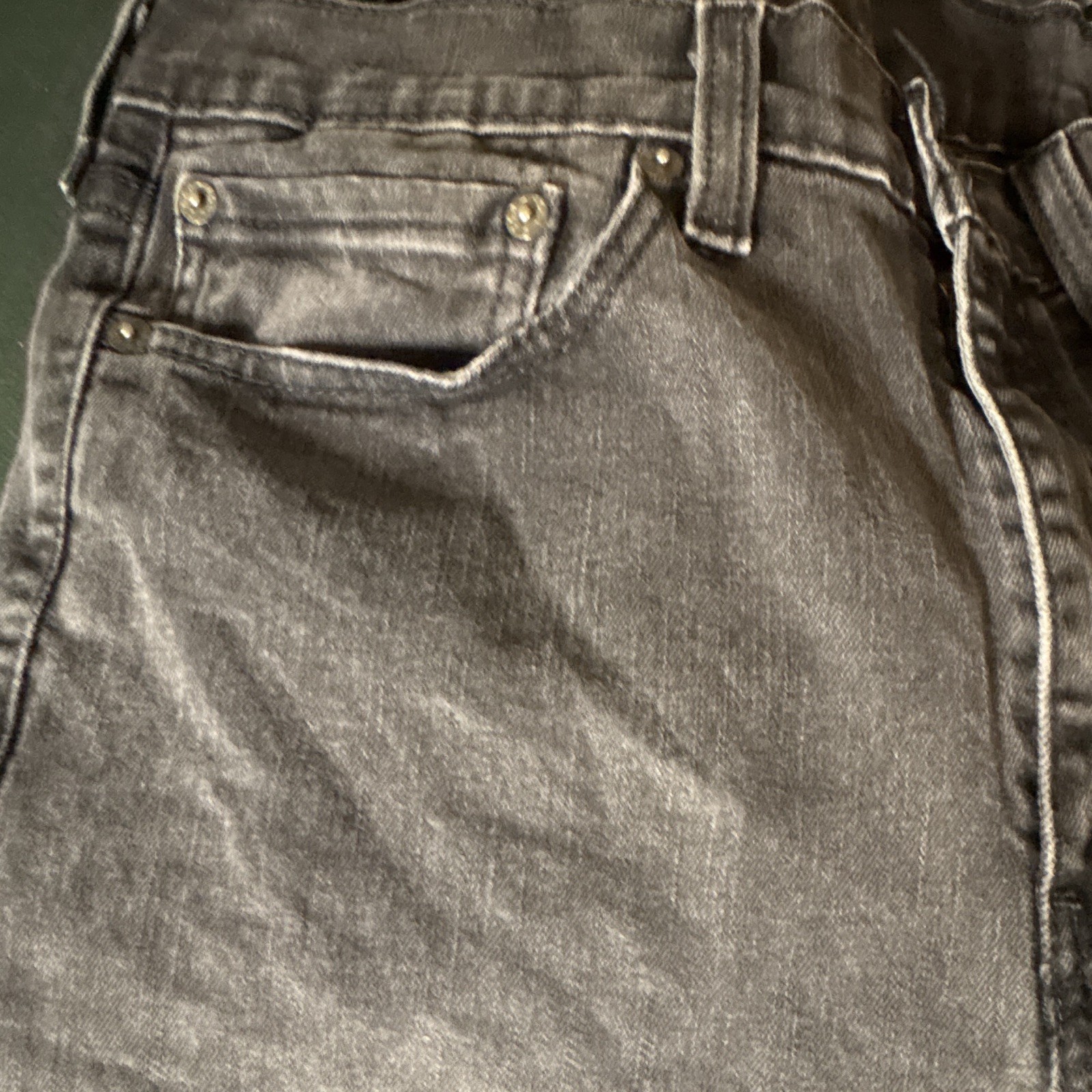 Levi’s Men’s Gray Dark Wash Denim Jeans Slim Fit Mid Rise 5-Pocket Button Fly