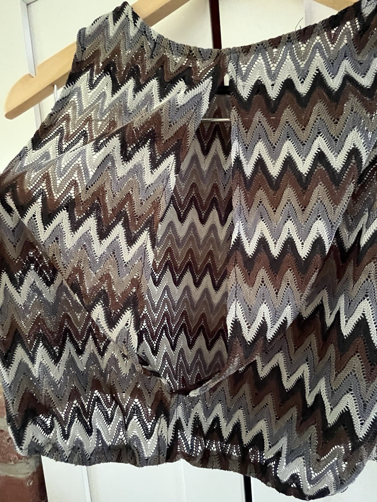Better B Womens S Brown/Black/White/Gray Chevron Round Neck Knit Tank Zip Y2K