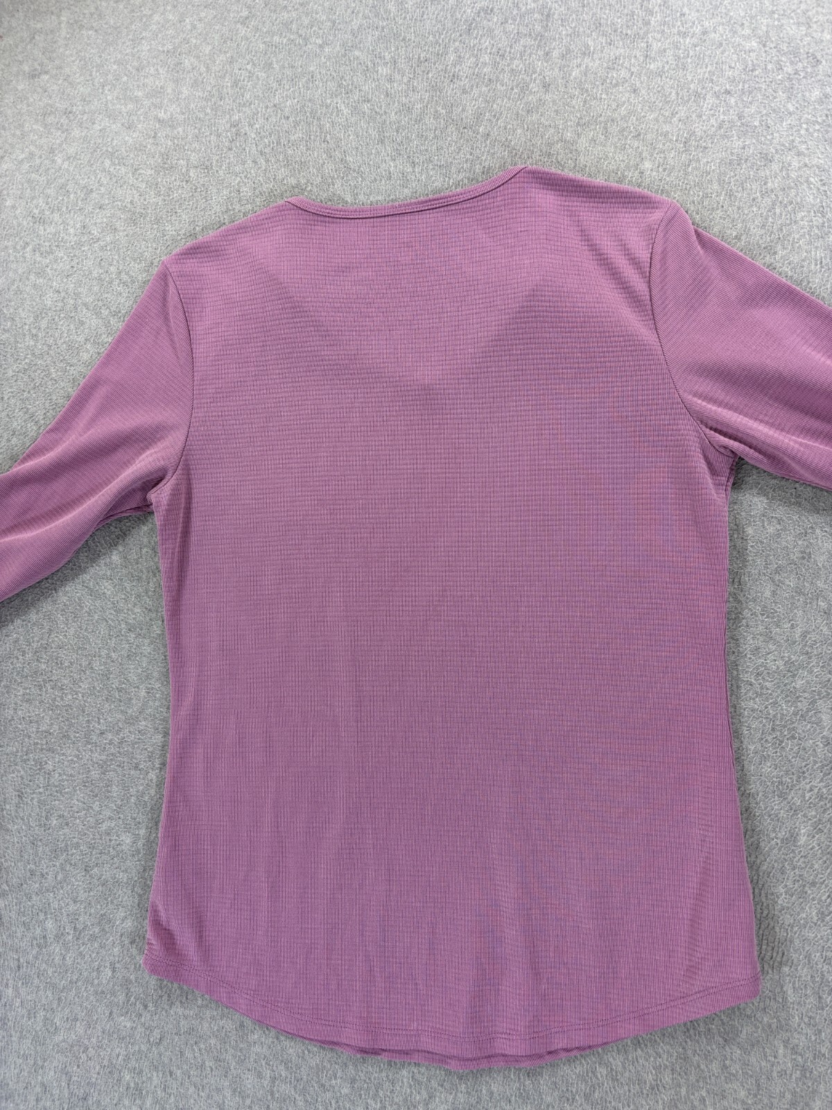 Seg’ments 3/4 Sleeve Performance Pullover Shirt (Women’s Medium) Purple