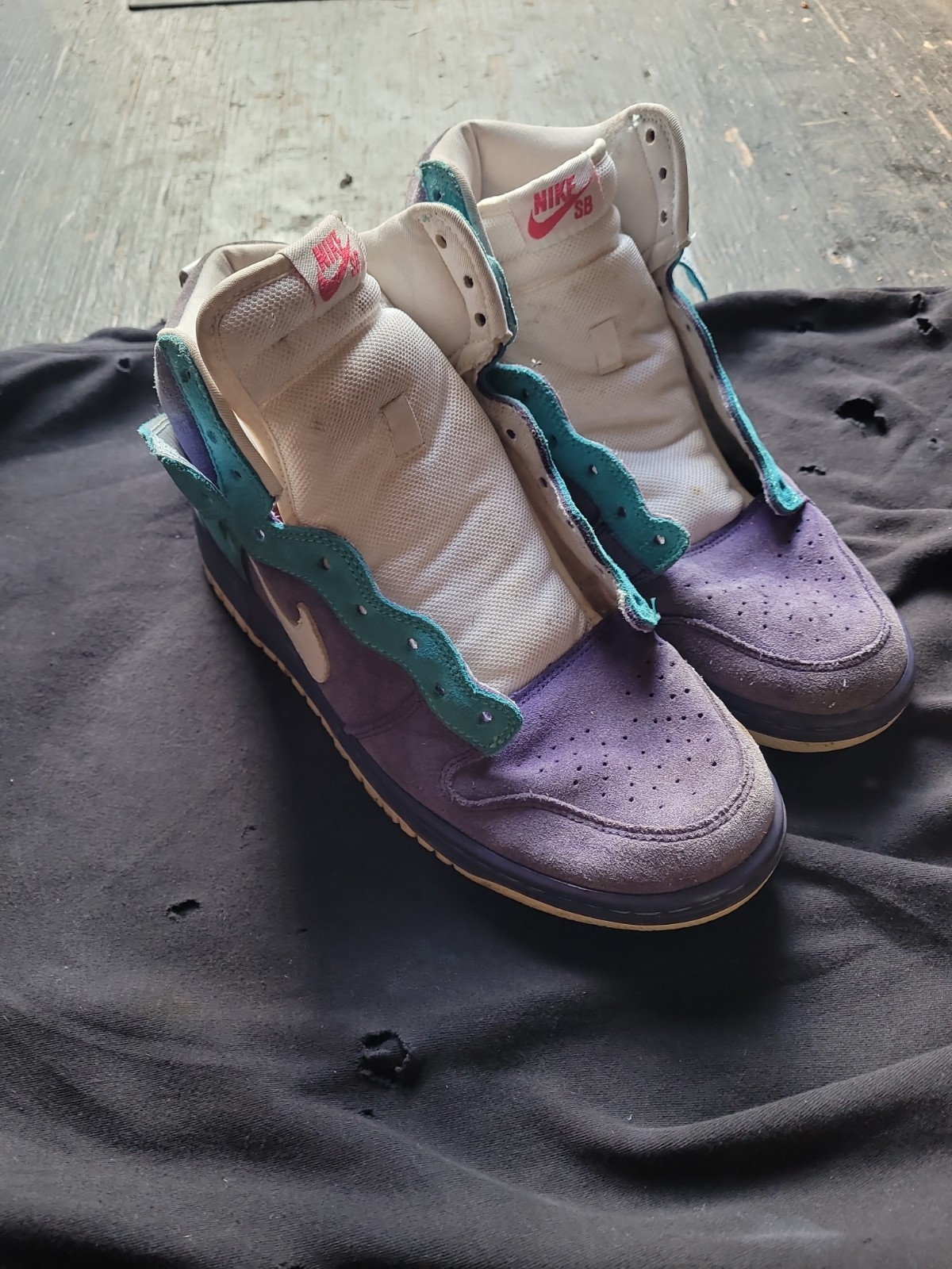 Nike SB Oceanic Airlines Men’s Sneakers Size 9.5