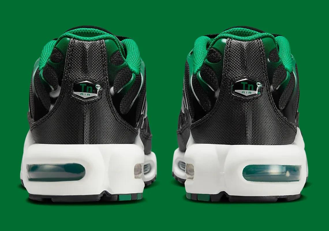 Nike Air Max Plus Black Malachite Green White DM0032-009 Mens Size 10