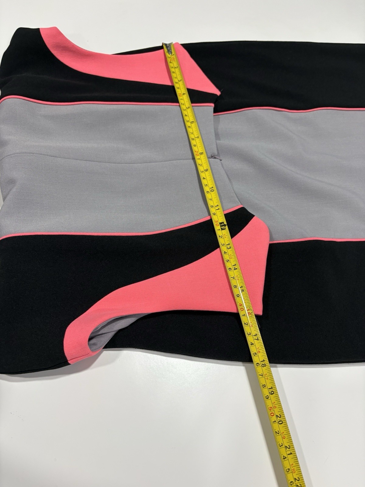 Tahari Arthur Levine Dress Size 8 Colorblock Sheath Sleeveless Gray Black pink