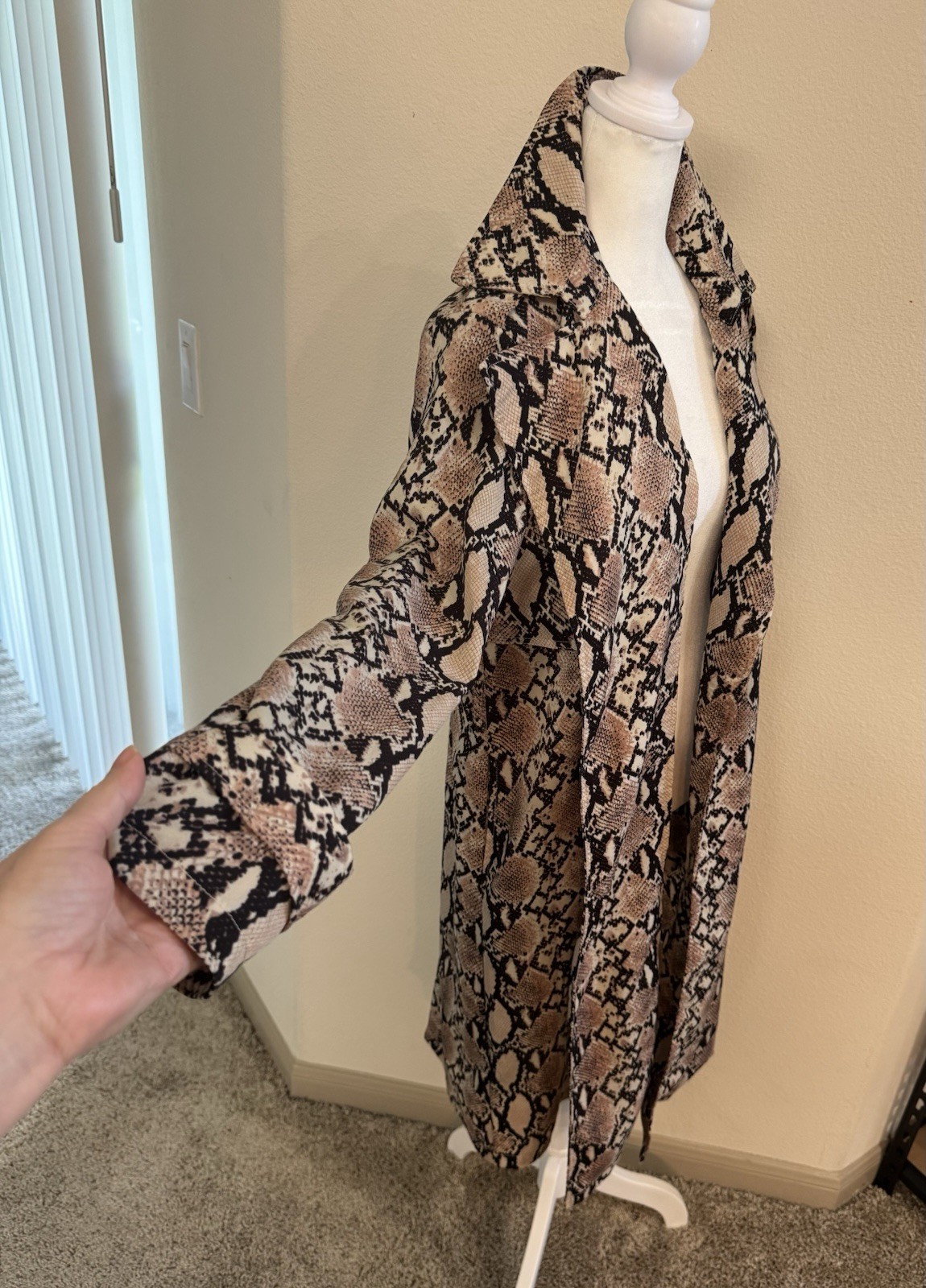 Lulus Snakeskin Print Long Open Front Lightweight Unlined Collared Coat S