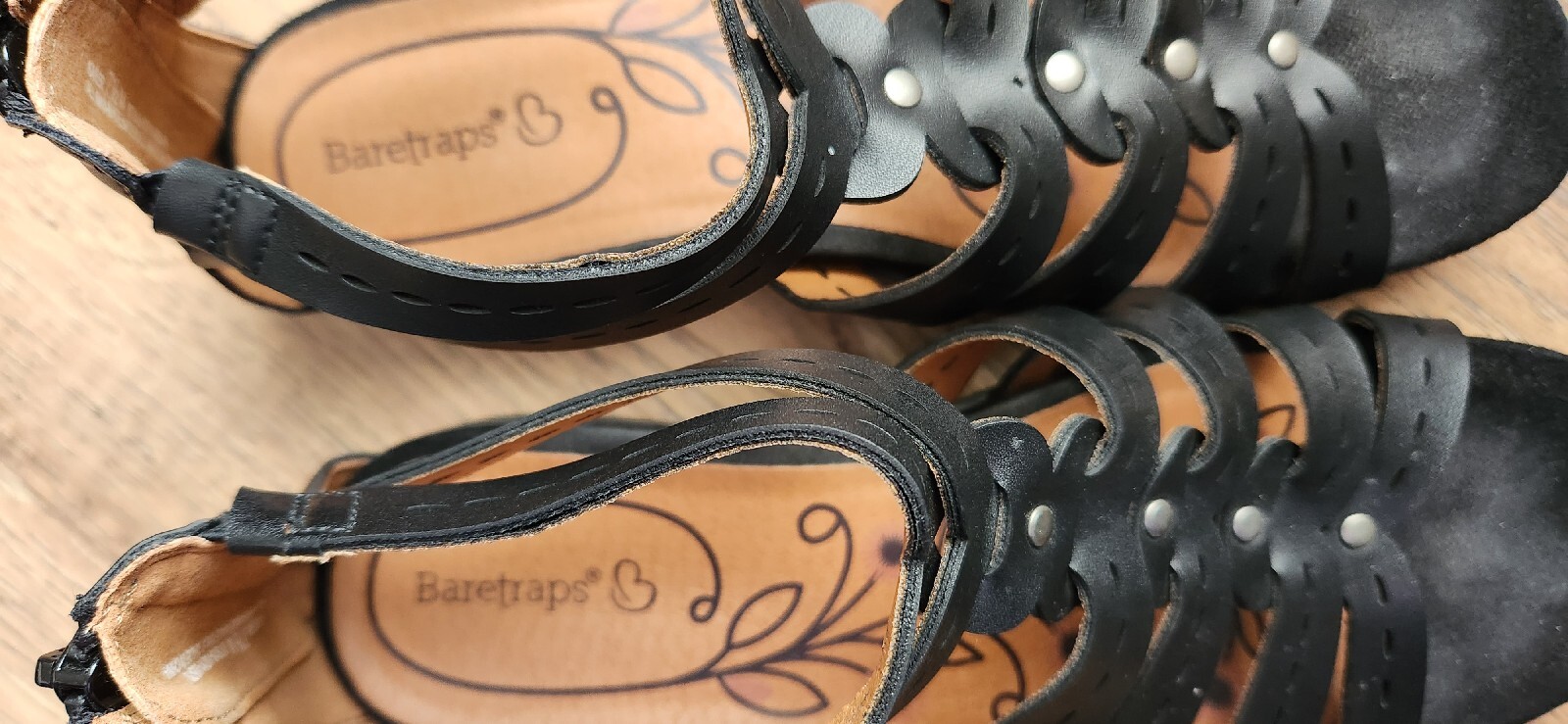 BARETRAPS Black Sandals “Kaiser” Comfort Strappy Gladiator US SZ 7 5 EUC