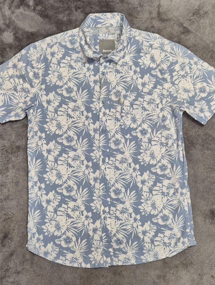 Bench Men’s Size Small Short Sleeved Blue Floral Button Up Shirt