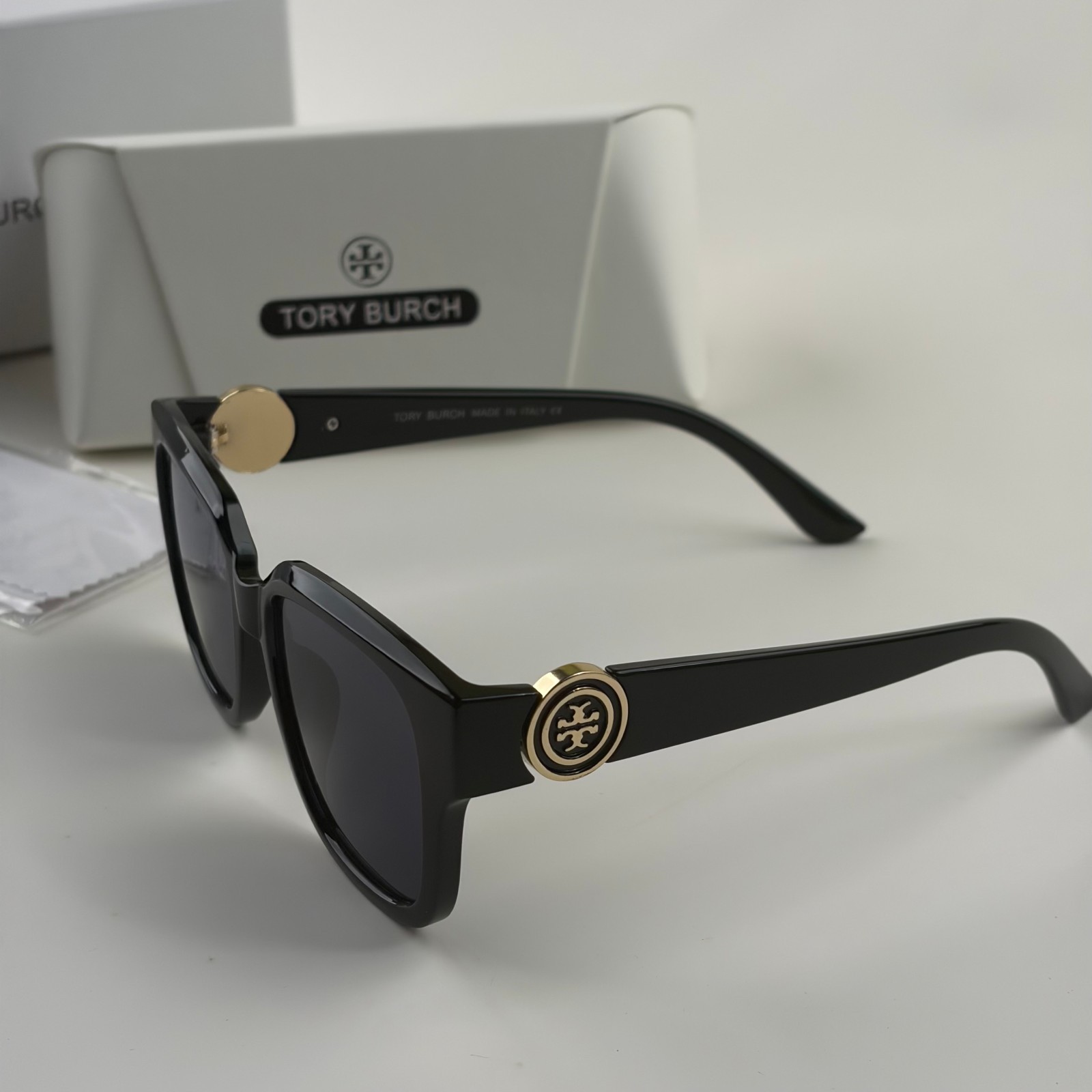 New In Box – Tory Burch Women’s Sunglasses Black Square Frame Driving Beach Chic