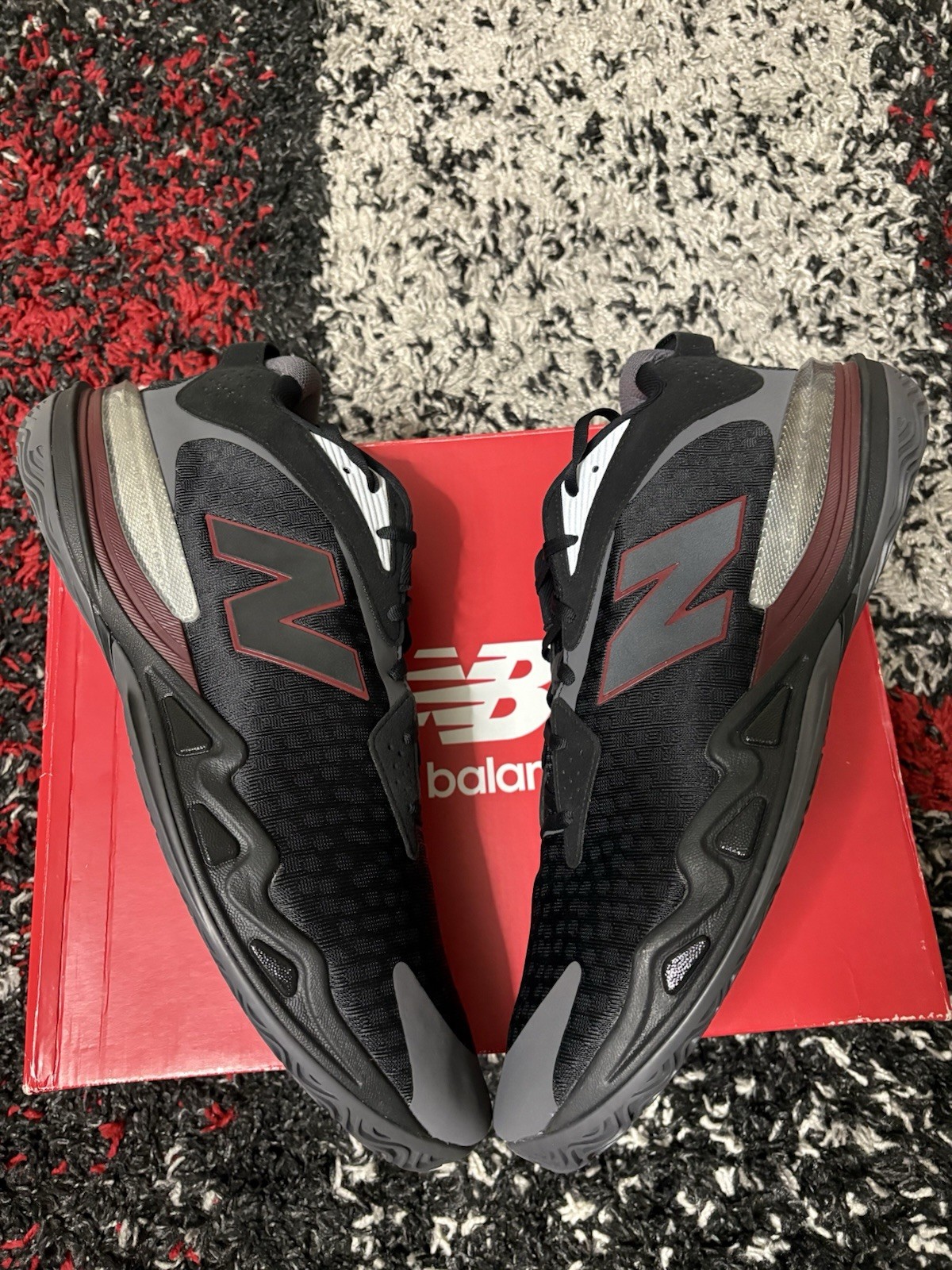 New Balance Men’s Low Top Athletic Sneaker Black/Gray/Red Colorblock Lace-Up
