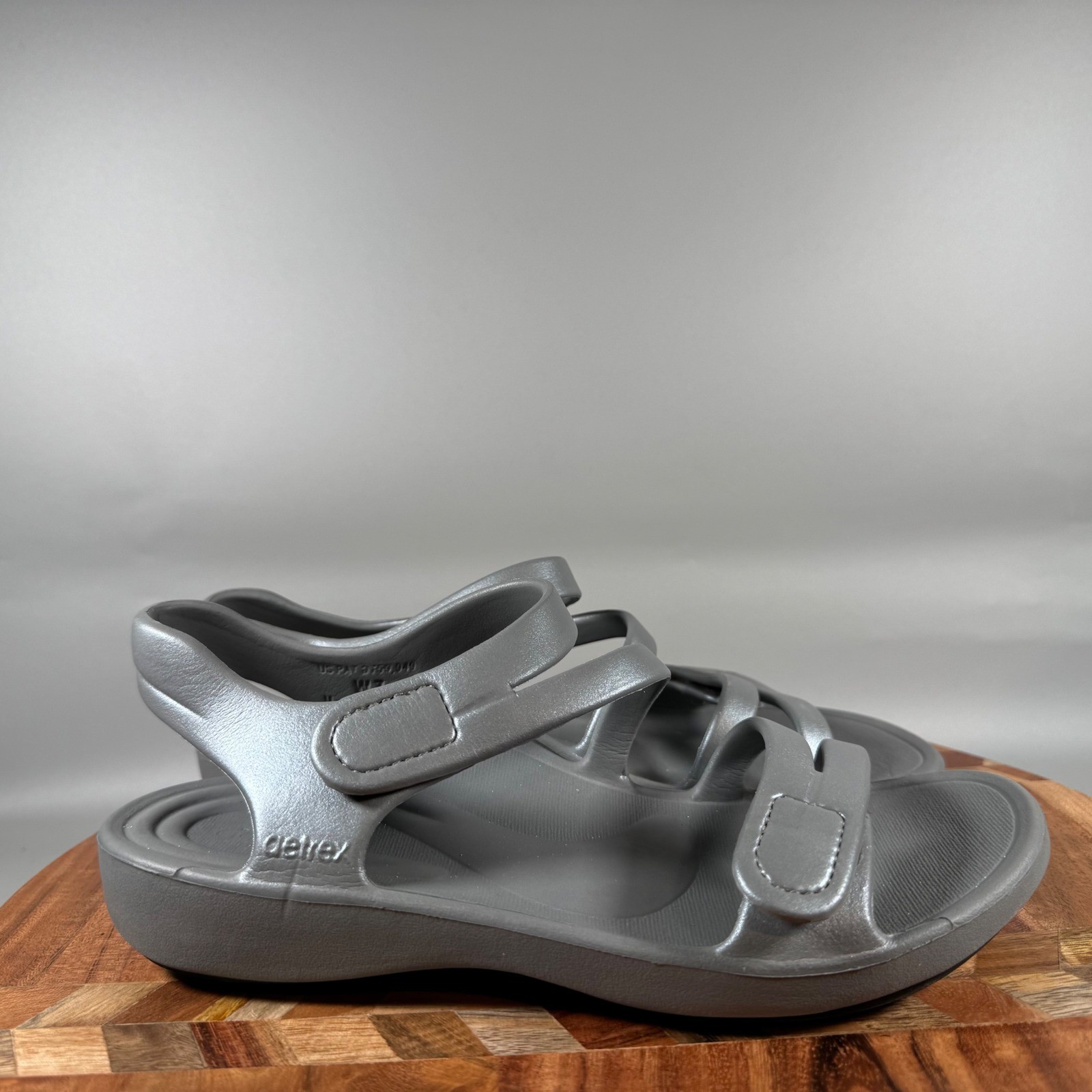 Aetrex Jillian Metallic Pewter Orthotic Comfort Sandals Womens 7 Water Friendly