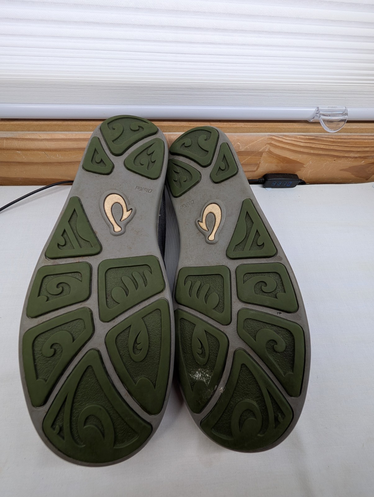 ​OluKai Nohea Lace Mesh Men’s Size 11 Charcoal Gray Green Casual Walking Shoes
