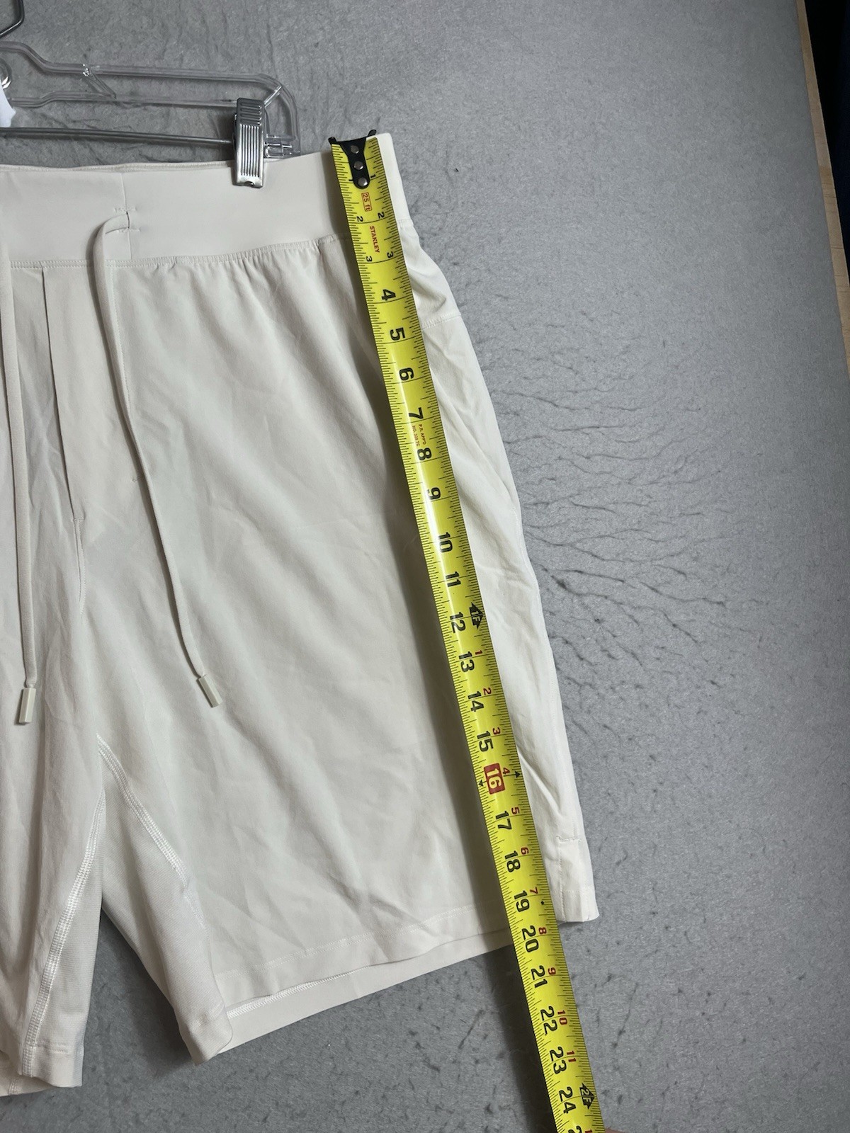 Lululemon The Linerless Training Shorts White LM7AJBS Men XL 9″ Gym Run Active