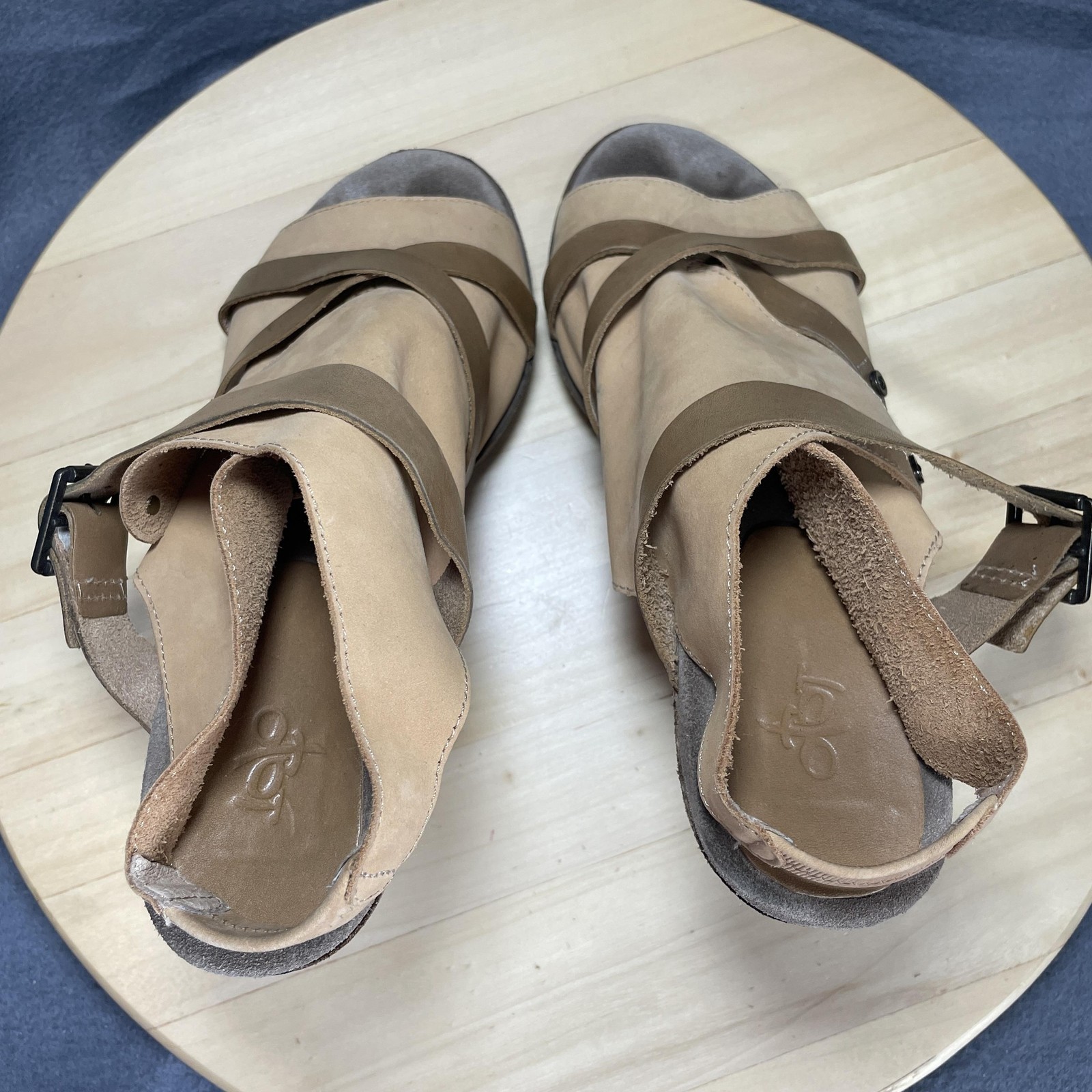OTBT Strappy Leather Heel ESTIMATED Womens Sz 10?? Beige Tan Lt Brown Wrap