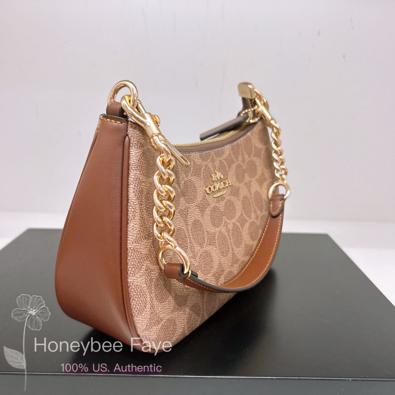 NWT Coach Teri Shoulder Bag In Signature Canvas CV933