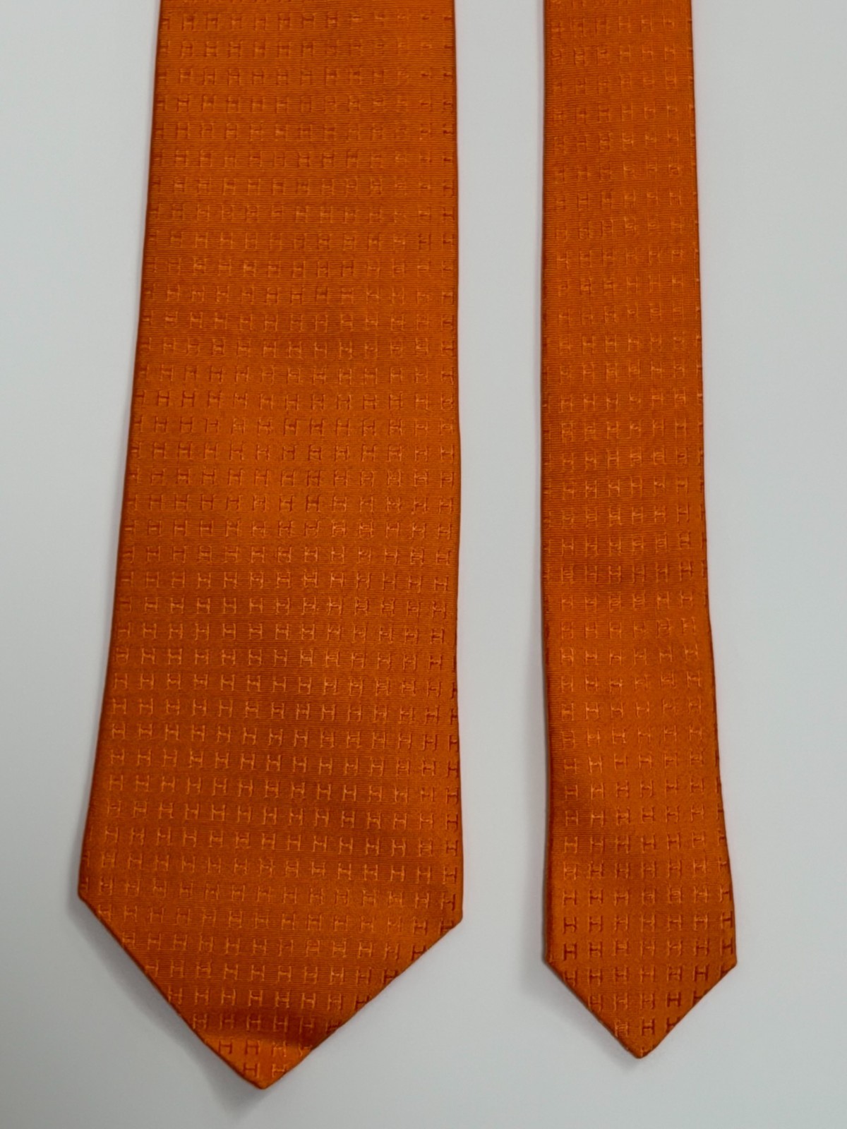 Hermes Silk Men’s Tie Orange excellent gift