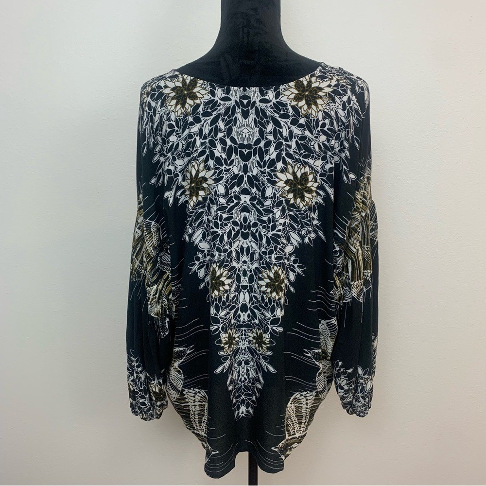 Free People Birds of a Feather Dark Floral White V-Neck Woman XS Bohemian Top