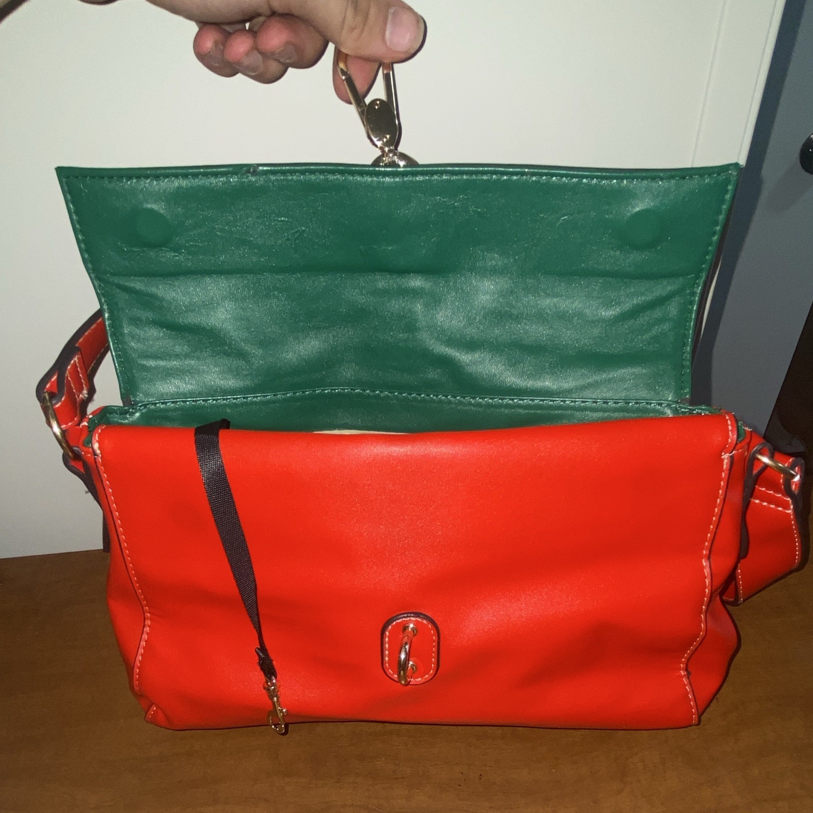 Red Leather Women’s Shoulder Bag Magnetic closure, Lined Inner Pockets