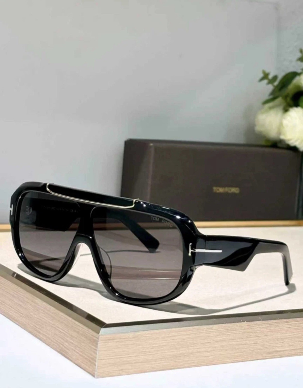 Tom Ford Rellen Mask Sunglasses TF1093 Black/Gray 71-7-120mm New