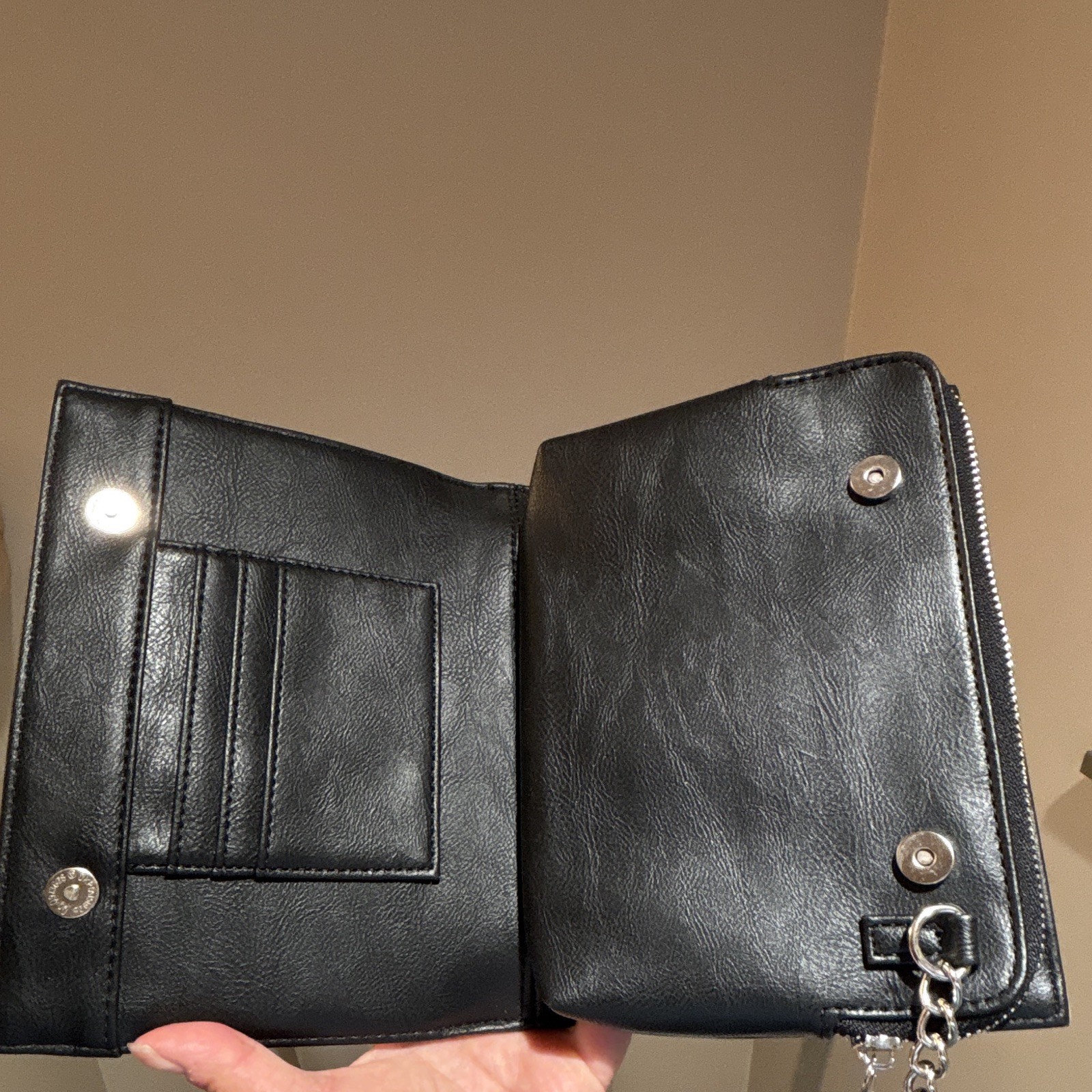 Steve Madden Cross Body Bag Chain Strap Logo Folding Credit Card Slots Gray