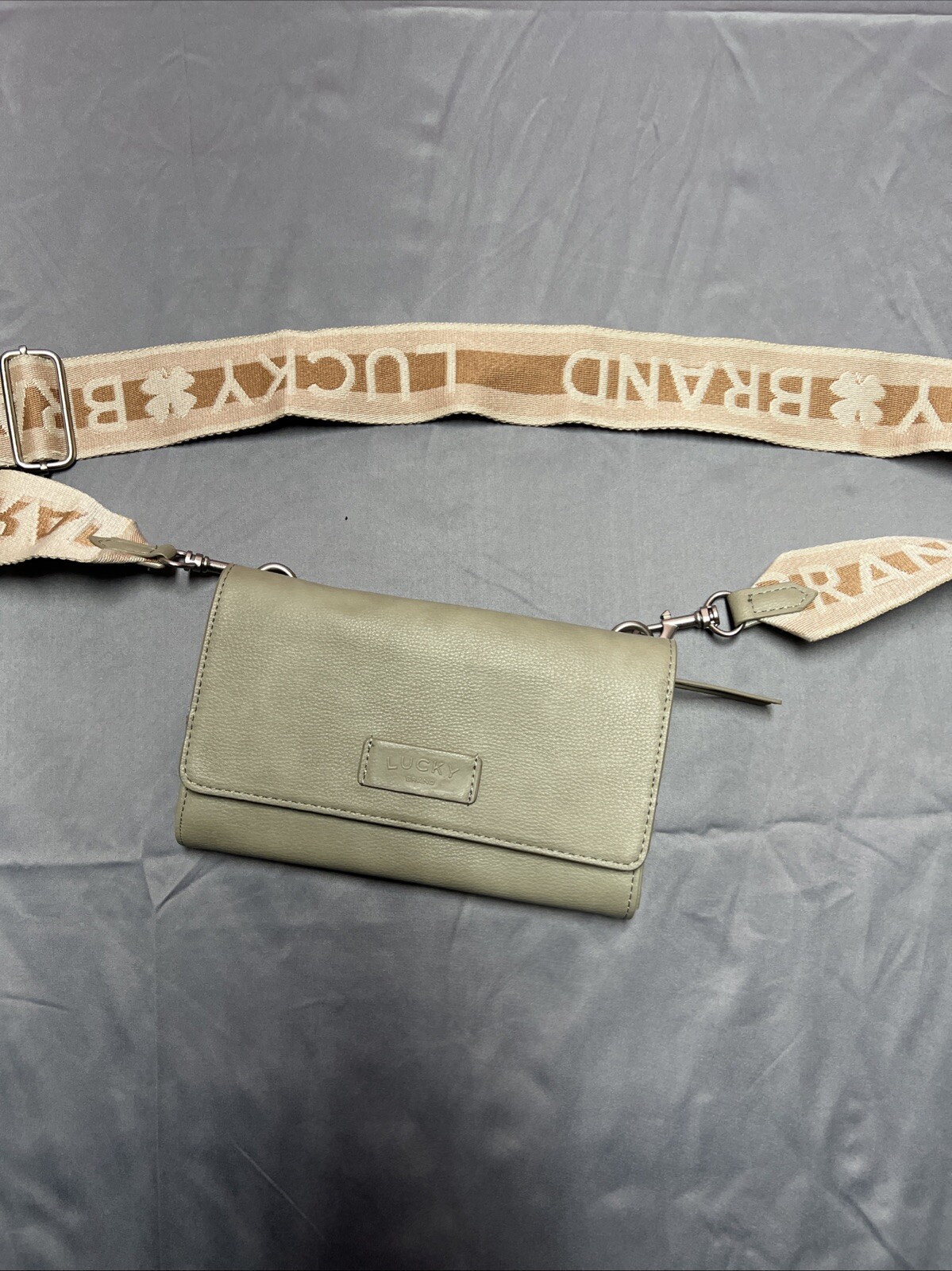 Lucky Brand’s 100% polyurethane crossbody, Removable Strap pre owned snap button