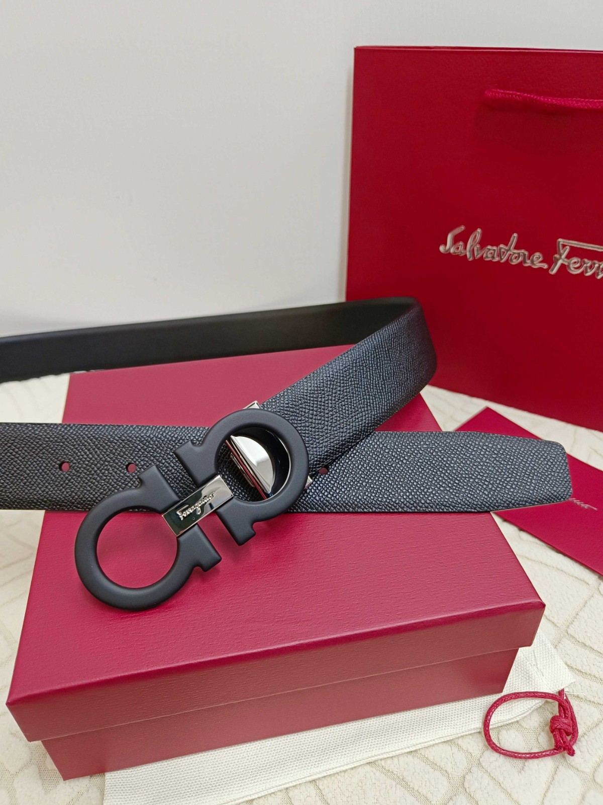 Salvatore Ferragamo Gancini Buckle Leather Belt Reversible Adjustable Size New