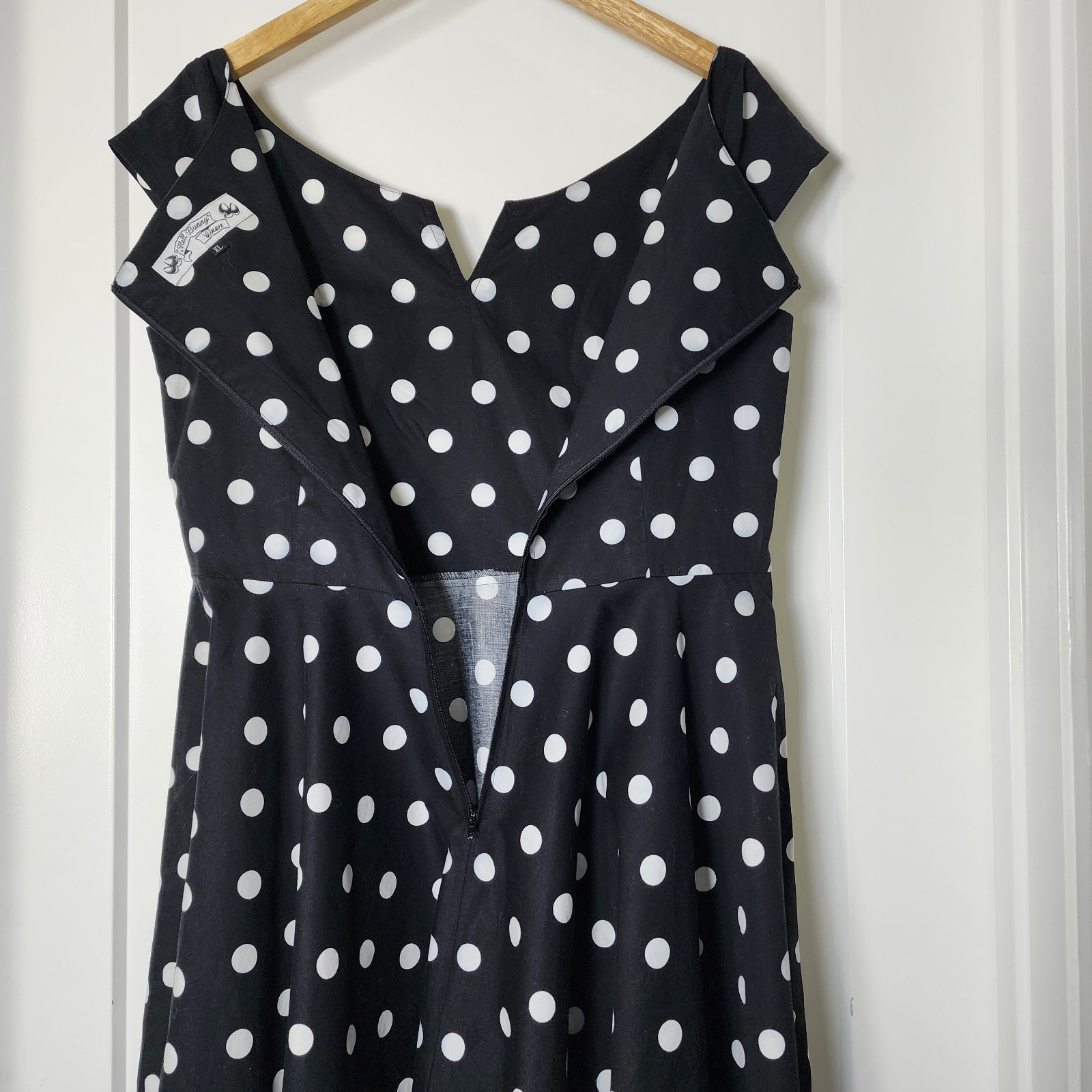Hell Bunny Vixen XL Black White Polka Dot Fit Flare Rockabilly Swing Dress