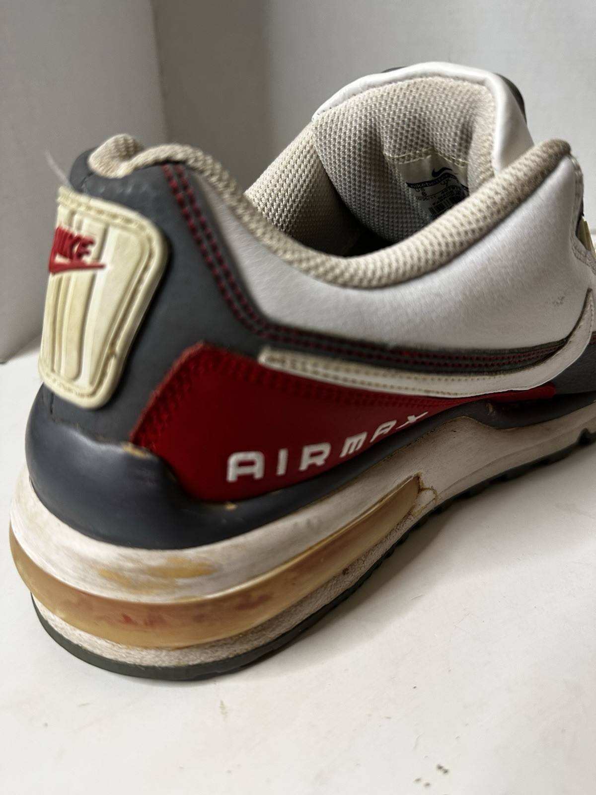 Nike Air Max – white and red Men’s Size 8